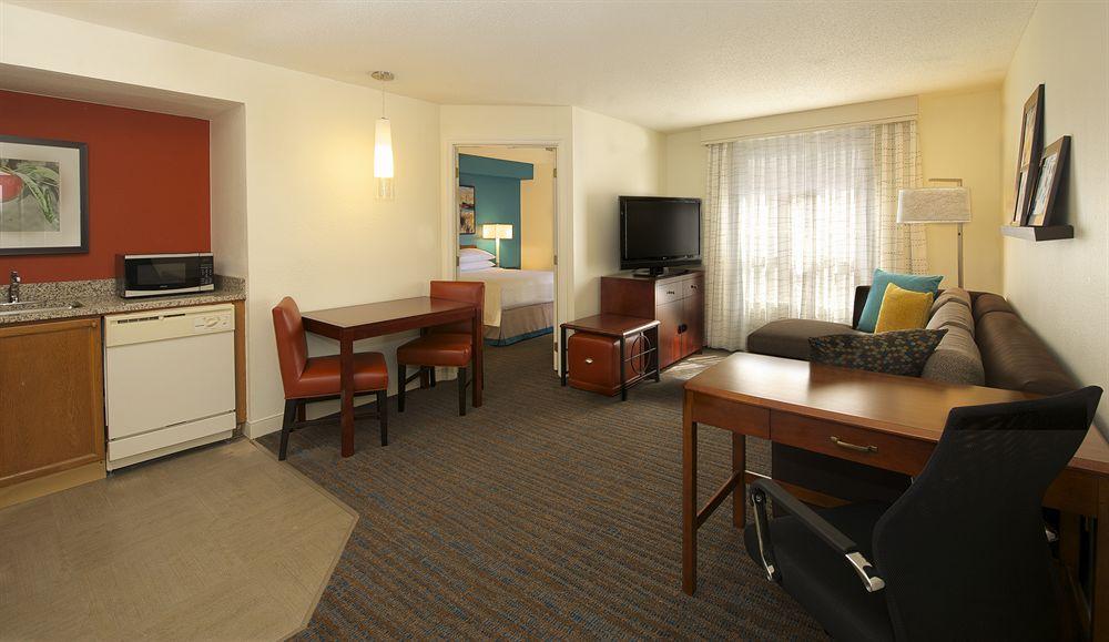 Residence Inn Atlanta Buckhead/Lenox Park Chamblee Exterior photo