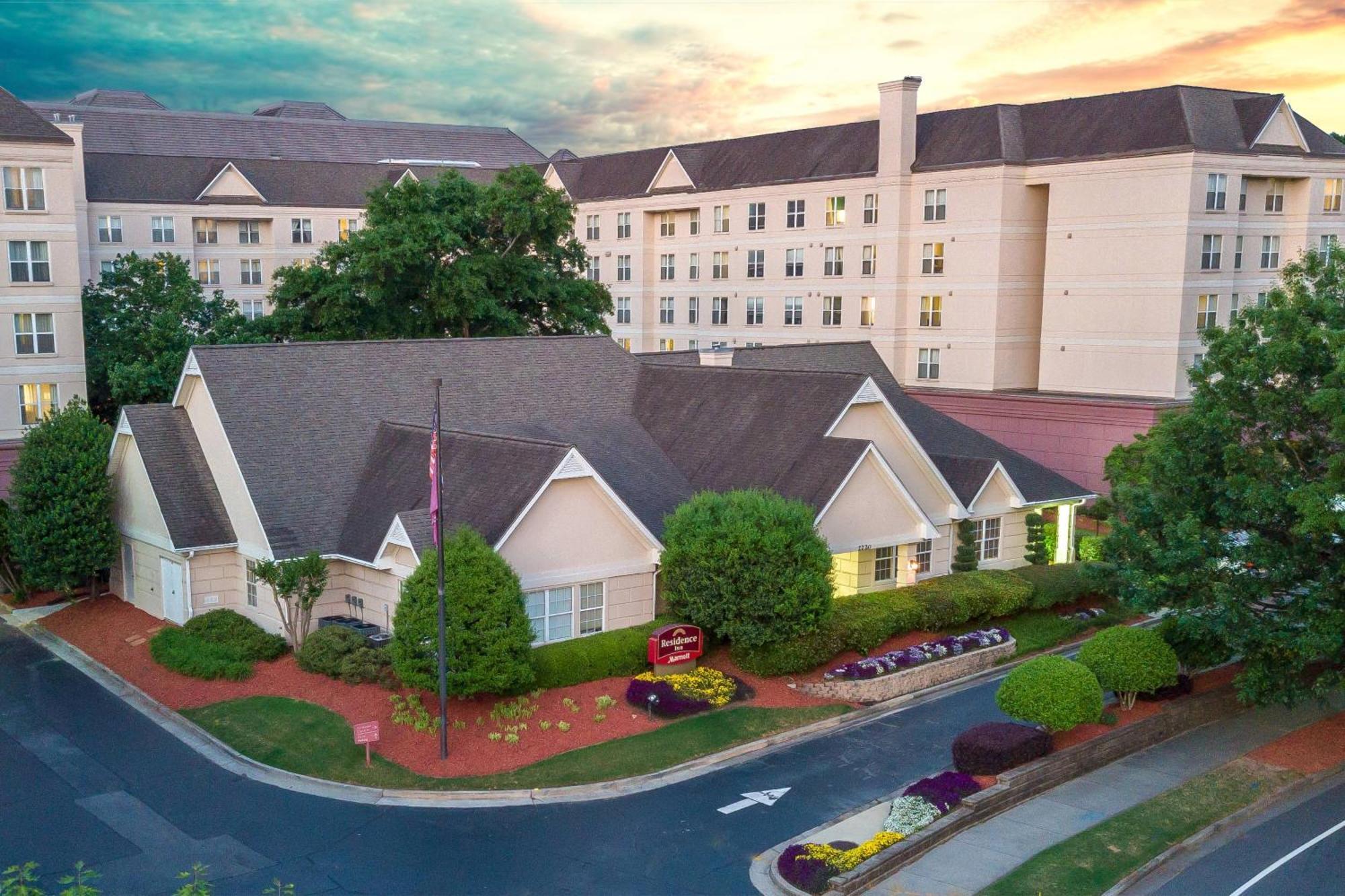 Residence Inn Atlanta Buckhead/Lenox Park Chamblee Exterior photo